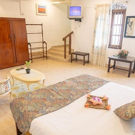 Готель Manor House Embulpure Екстер'єр фото
