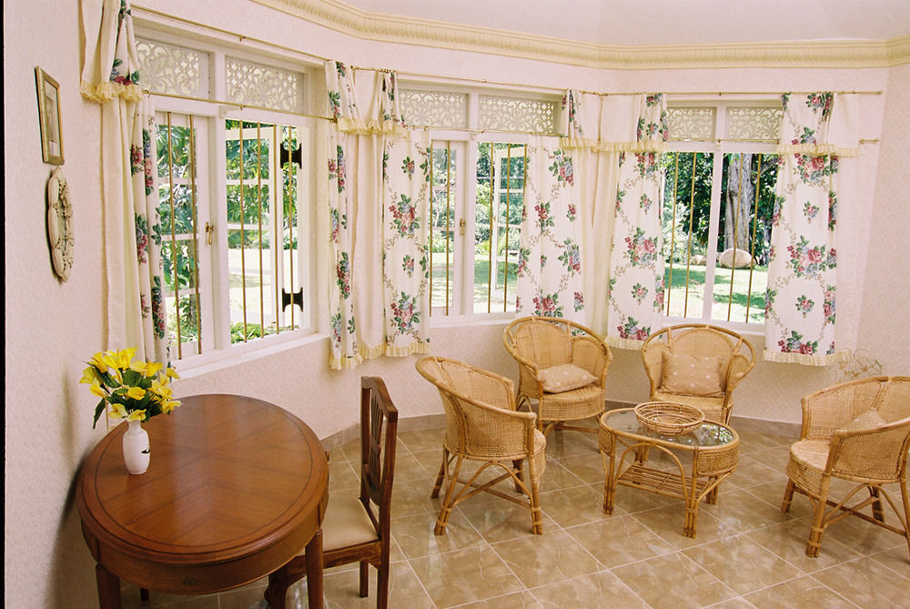 Готель Manor House Embulpure Екстер'єр фото