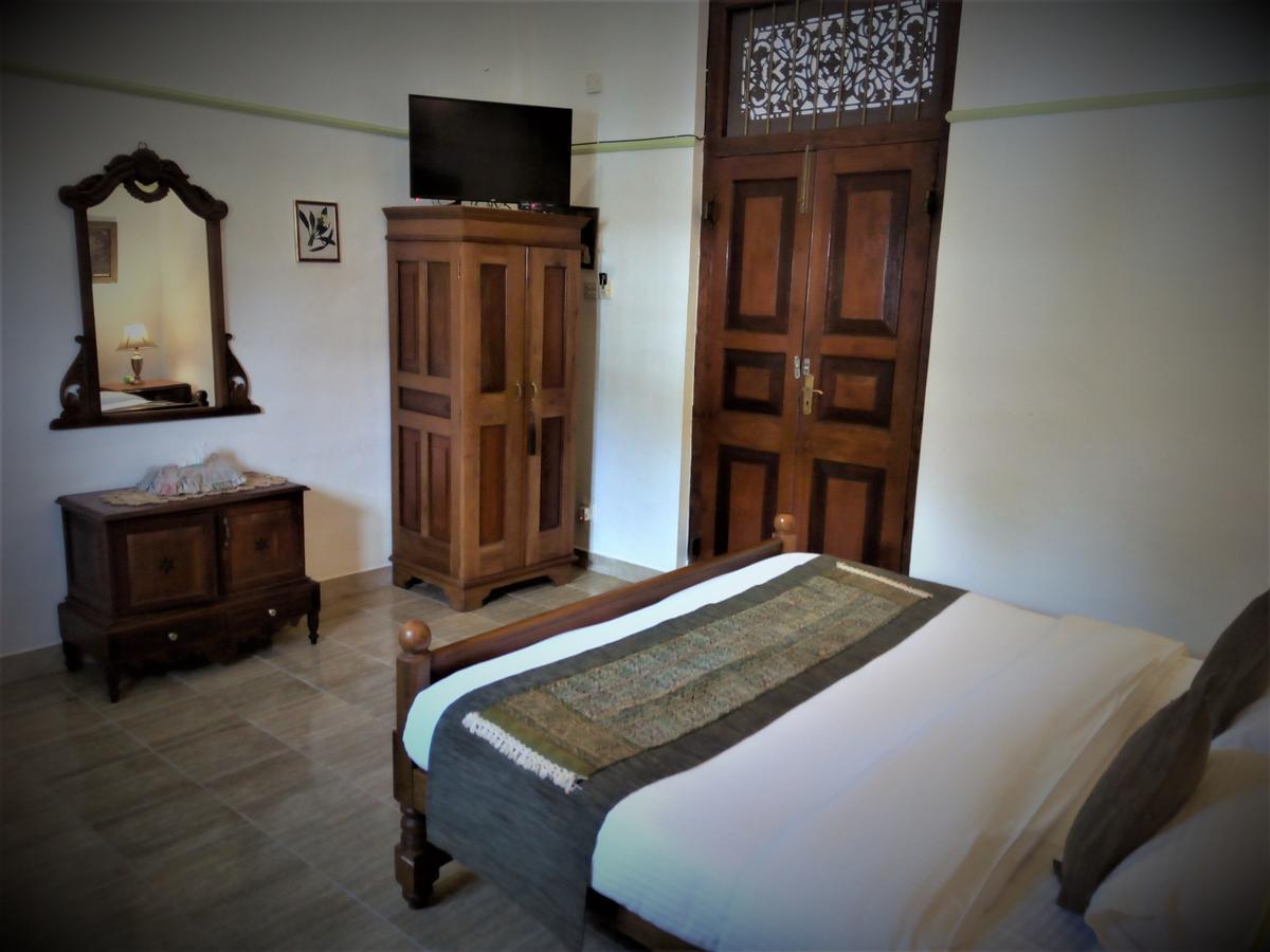 Готель Manor House Embulpure Екстер'єр фото