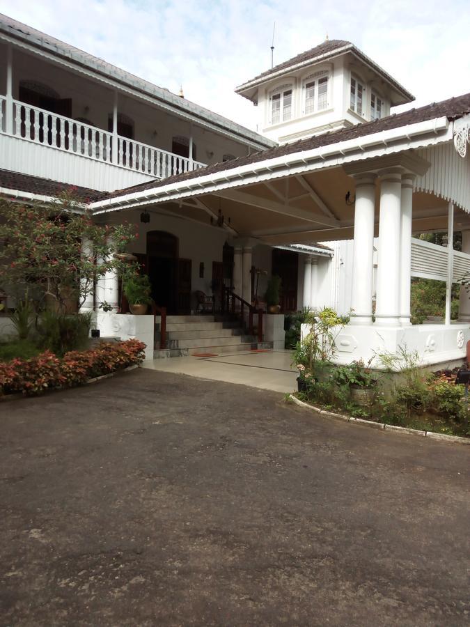 Готель Manor House Embulpure Екстер'єр фото