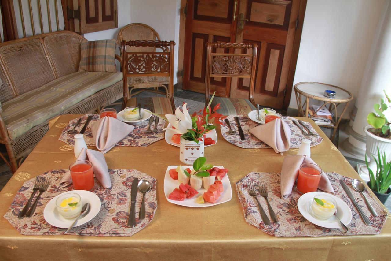 Готель Manor House Embulpure Екстер'єр фото