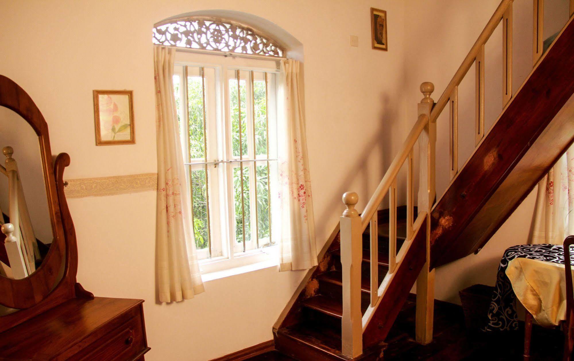Готель Manor House Embulpure Екстер'єр фото
