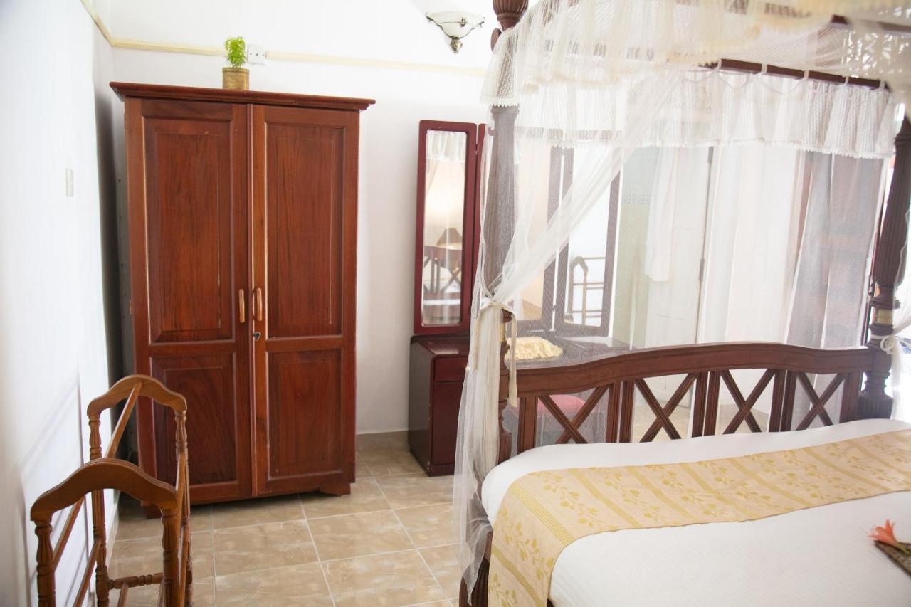 Готель Manor House Embulpure Екстер'єр фото