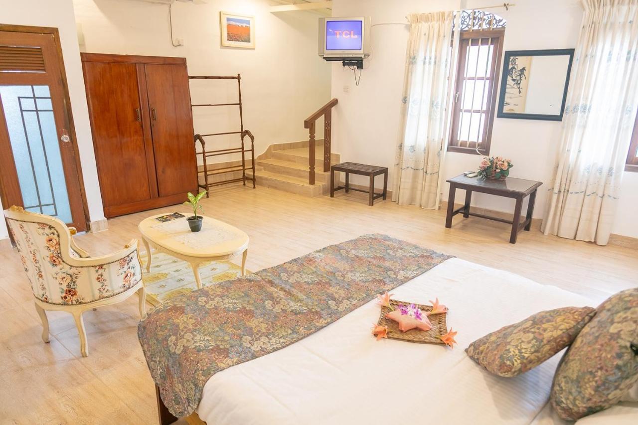 Готель Manor House Embulpure Екстер'єр фото